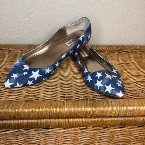 Steve Madden Shoes - Steve Madden Haanna Star Print Flat Size 11